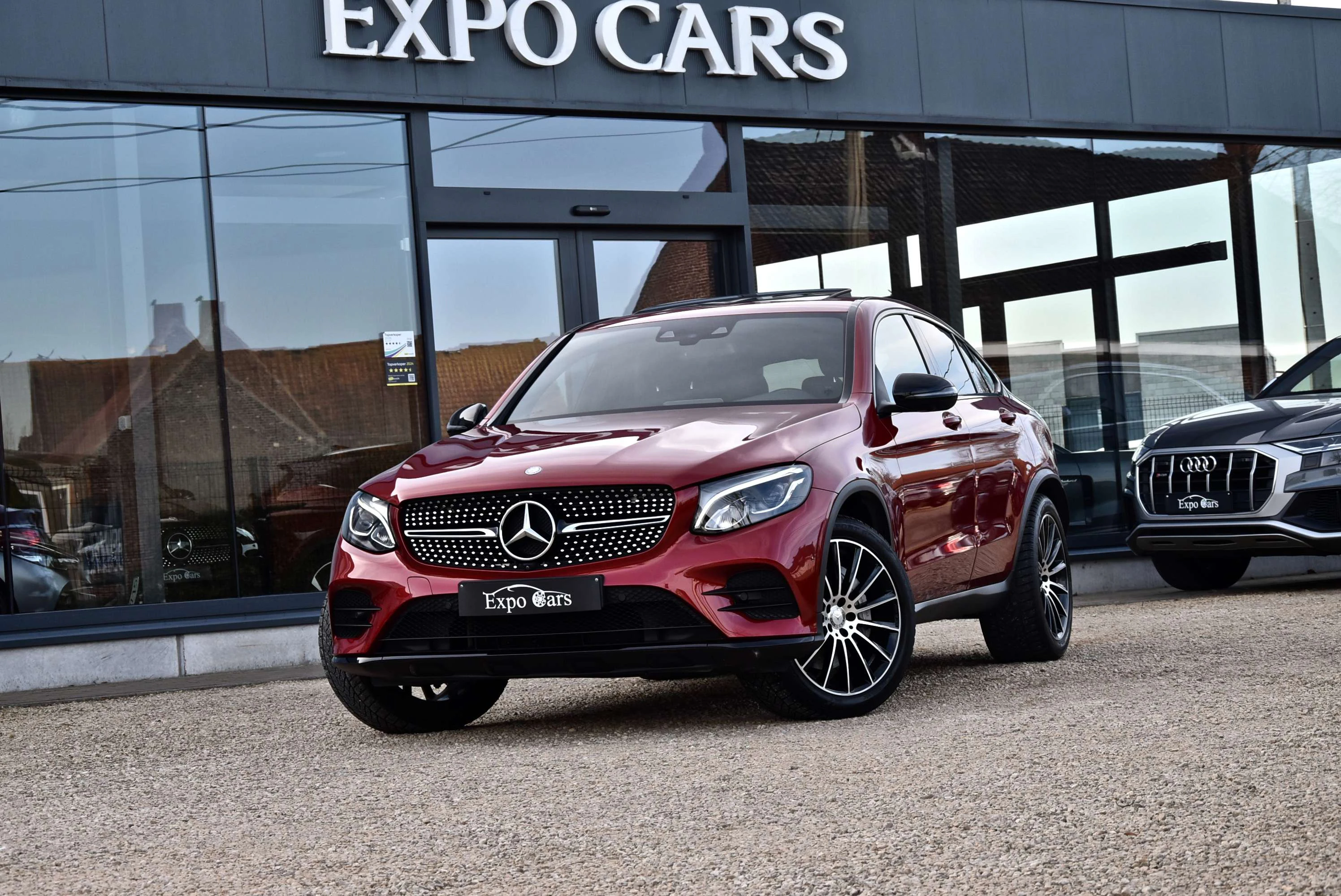 Mercedes-Benz Coupé 4-Matic*AMG LINE*OPEN ROOF*CAMERA*BURMESTER* at Expo Cars