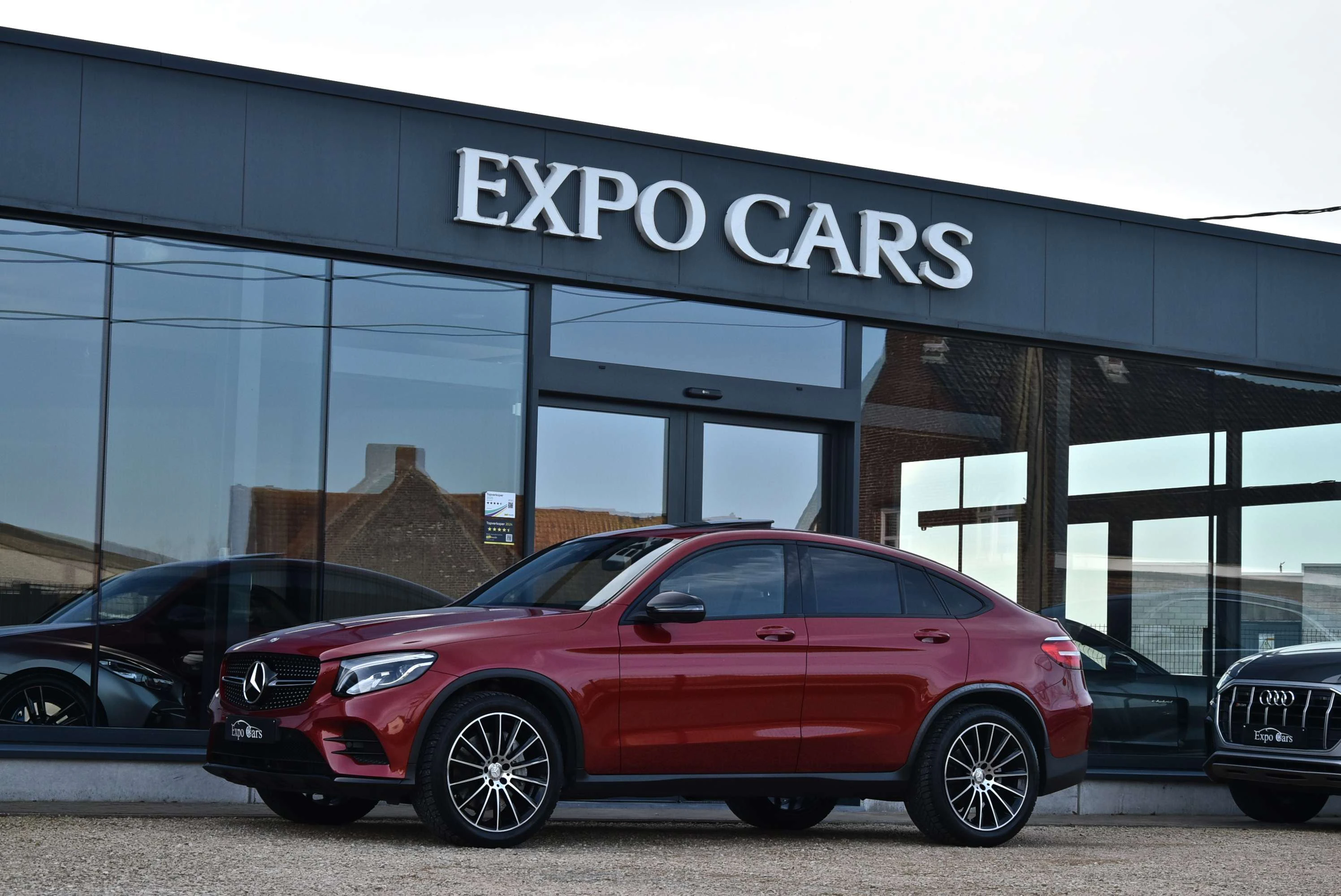 Mercedes-Benz Coupé 4-Matic*AMG LINE*OPEN ROOF*CAMERA*BURMESTER* at Expo Cars