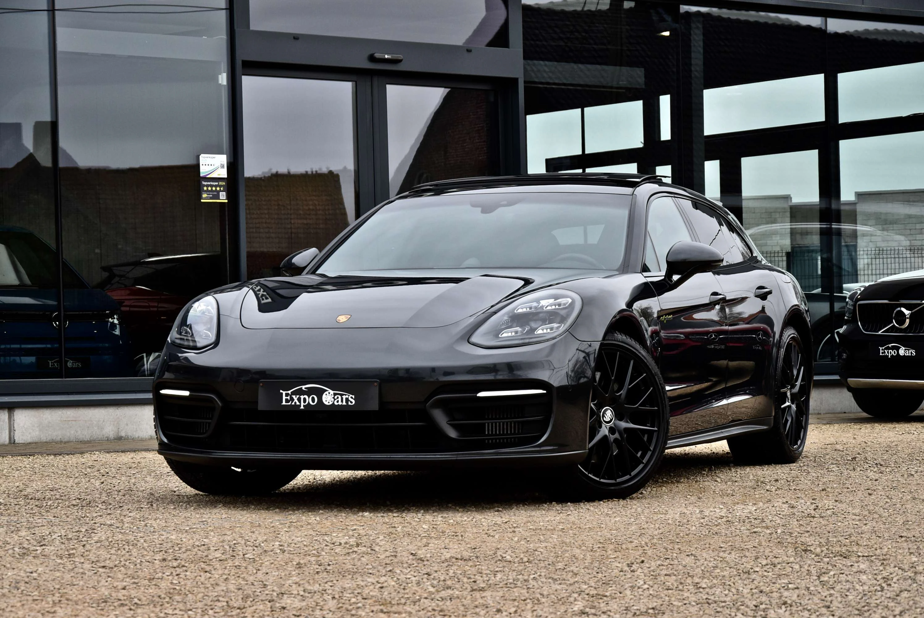 Porsche 4 e-Hybrid 2.9 V6 Bi-Turbo PHEV BLACK Edit PDK*TOIT PANO*360°CAMERA*MEMORY*BOSE*APPLE CARPLAY* chez Expo Cars
