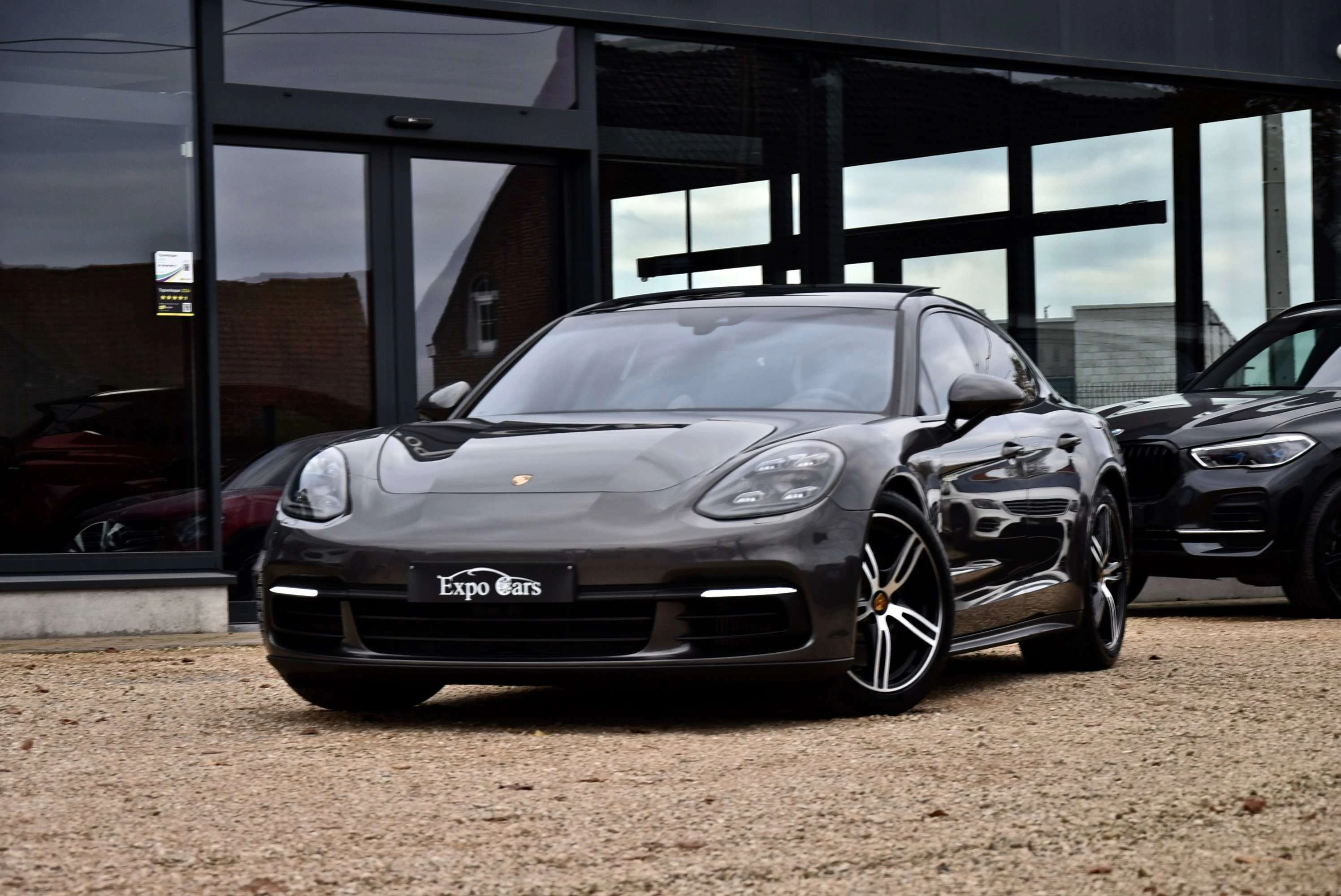 Porsche Panamera 4 E-Hybrid Executive*TOIT PANO*SOFT CLOSE* chez Expo Cars