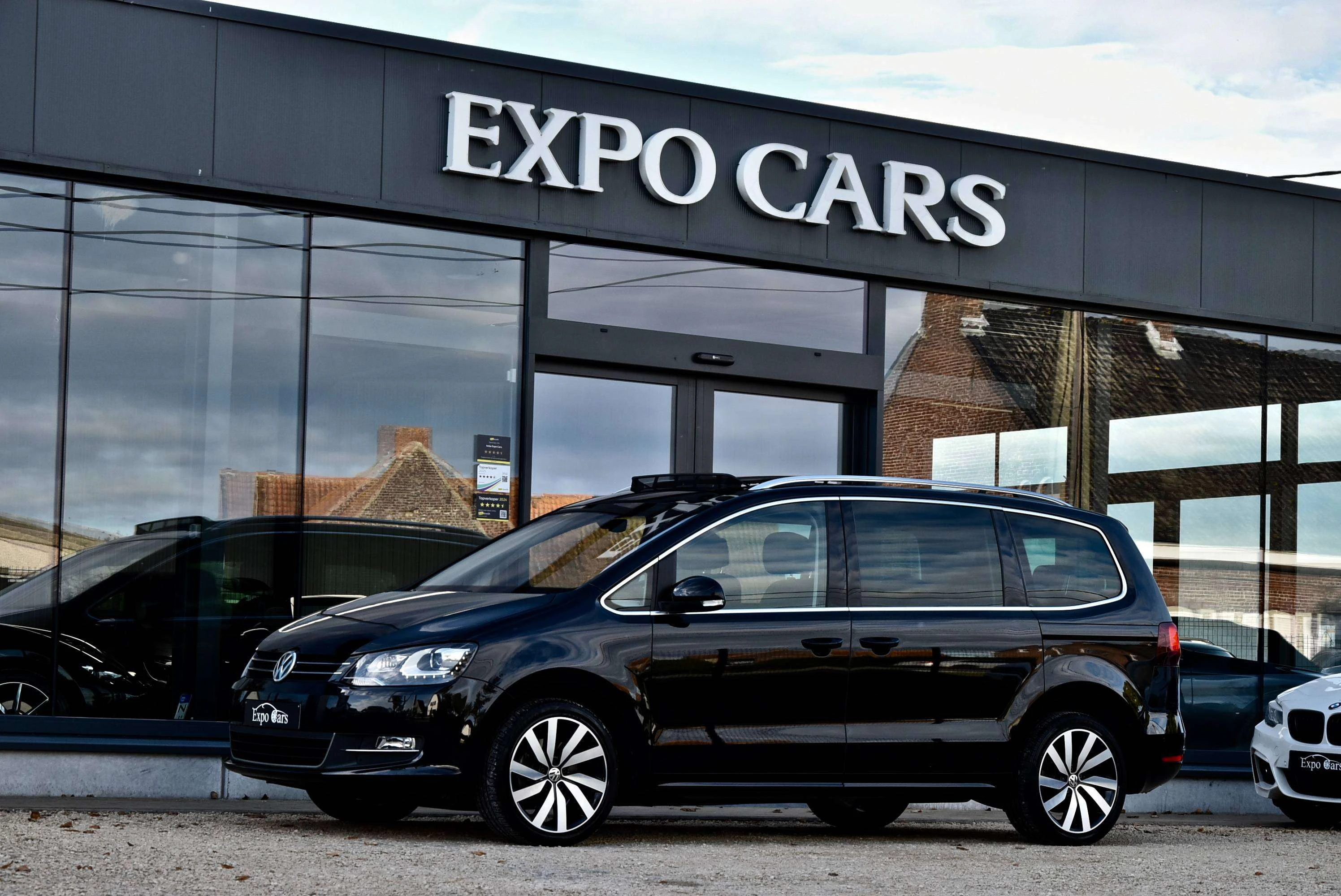 Volkswagen Sharan 2.0 TDi SCR Highline DSG at Expo Cars