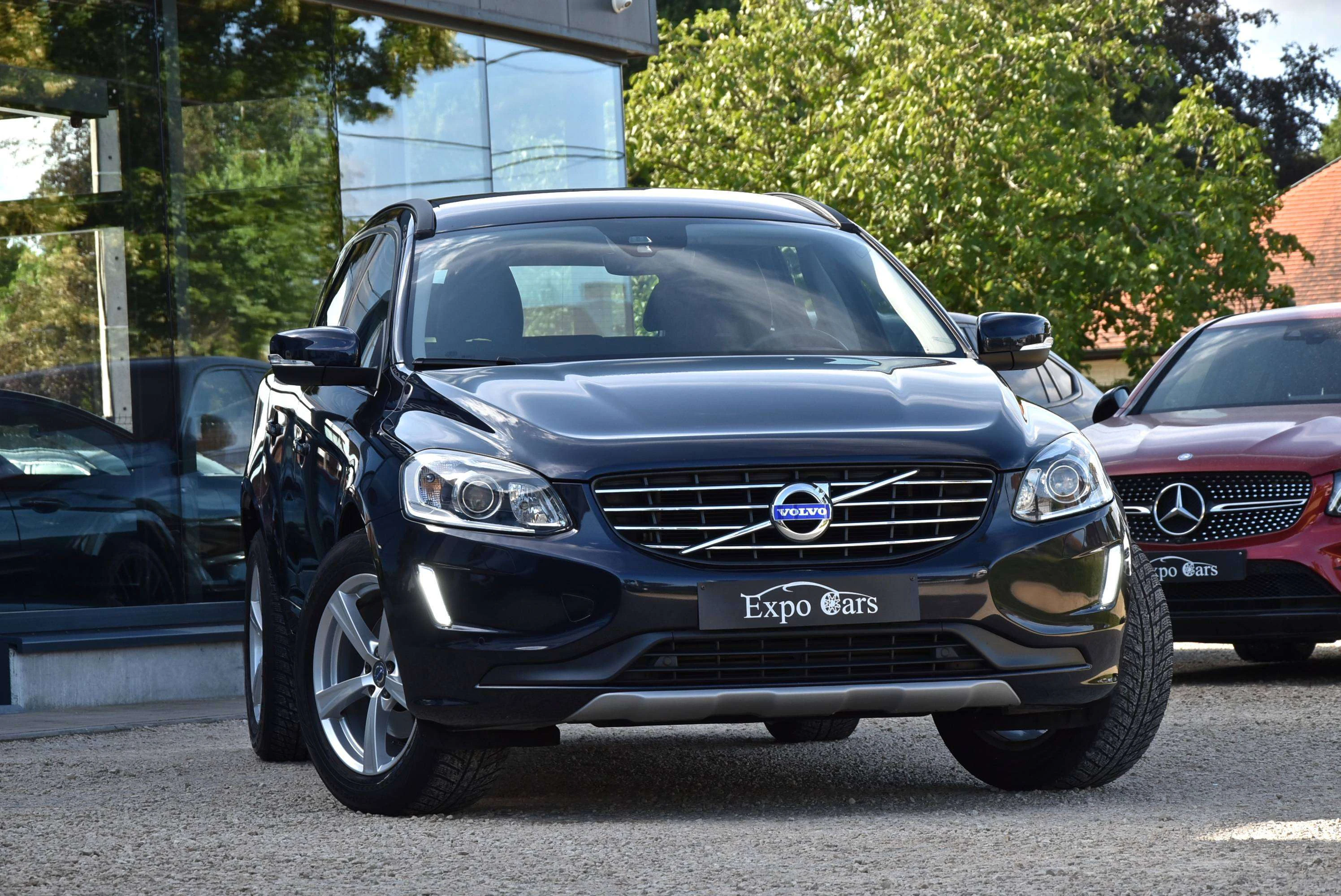 Volvo XC60 2.0 D3 Momentum Geartronic*EU6*GPS*PDC*VW SEATS*TREKHAAK*XENON* at Expo Cars